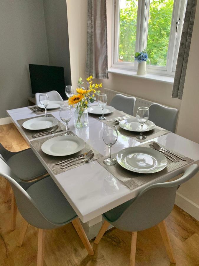 An Entire 2Beds, 2Bathrooms, Free Wifi, Free Parking, Risinghurst, Oxford Exterior foto